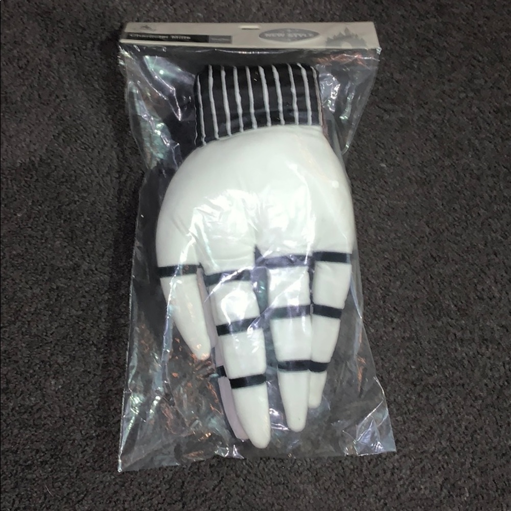 Disney Jack Skellington Mitts